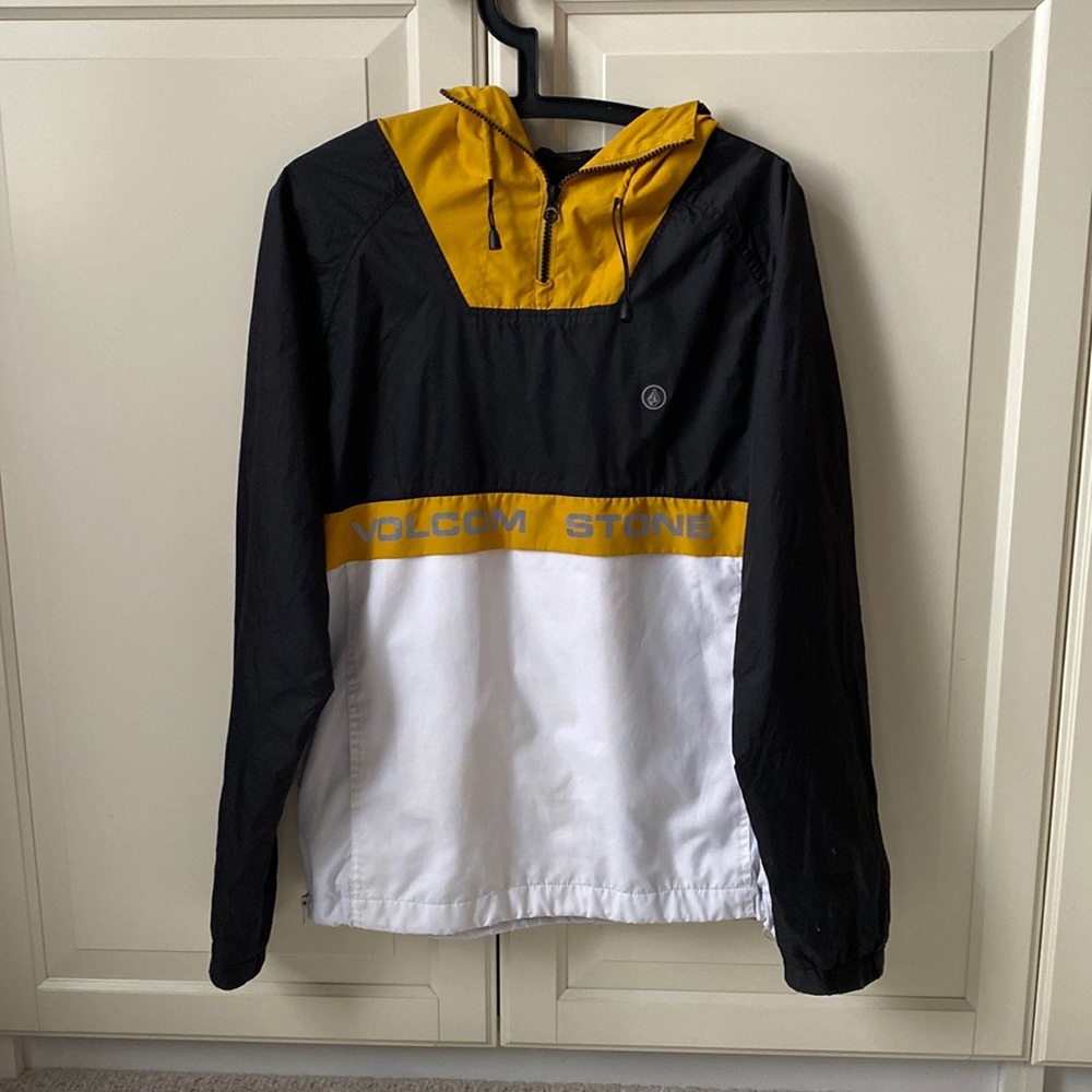 Volvos Stone windbreaker with hood